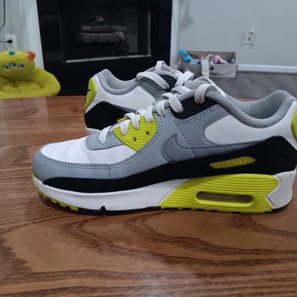 Nike Air Max 90 Ltr Gs Volt White Grey Black Size 5 - Picture 5 of 6
